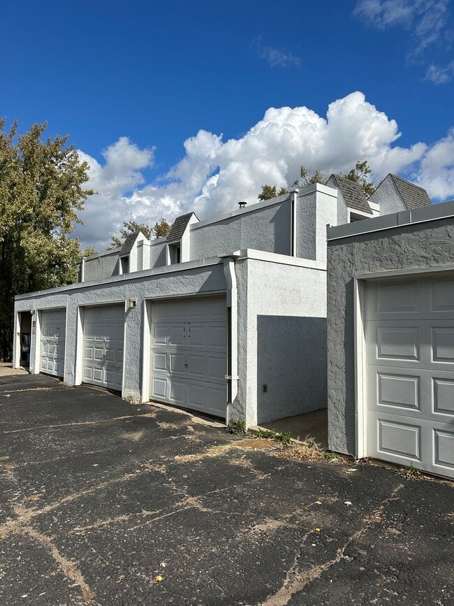 525 6th Ave N in St. Cloud, MN - Building Photo - Building Photo