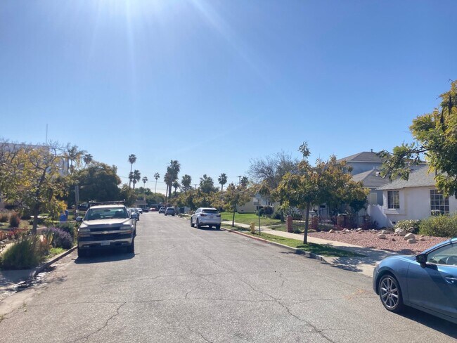 3845 Westwood Blvd, Unit #1 in Culver City, CA - Foto de edificio - Building Photo