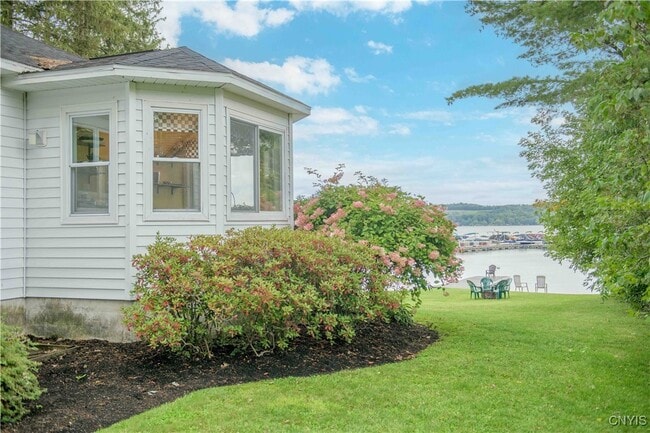 1916 W Lake Rd in Skaneateles, NY - Building Photo - Building Photo