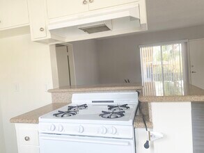 1642 Barry Ave in Los Angeles, CA - Building Photo - Building Photo