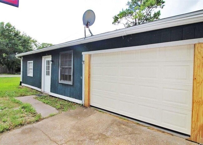 property at 2460 W Shane St