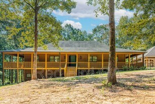 168 Timberlake Dr in Newborn, GA - Building Photo