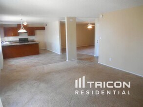 3701 E Greenway Ln in Phoenix, AZ - Building Photo - Building Photo