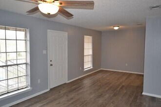 536 S Flannery Rd-Unit -Apt C in Baton Rouge, LA - Foto de edificio - Building Photo