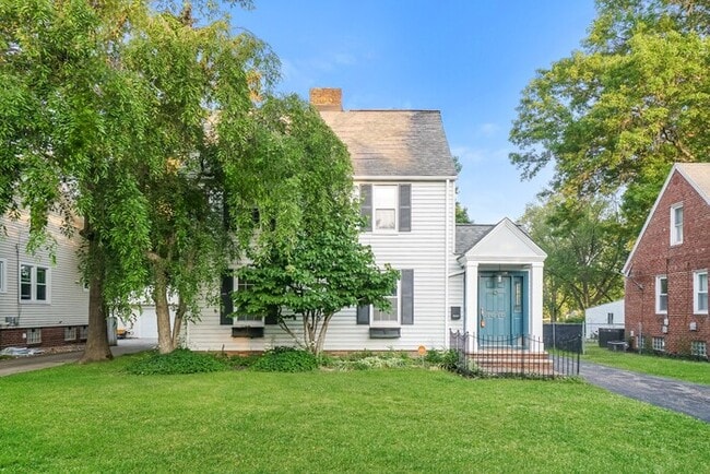 1676 Edgefield Rd