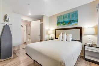 11350 E Peakview Ave in Englewood, CO - Foto de edificio - Building Photo