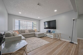 2602 Micliff Blvd in Houston, TX - Foto de edificio - Building Photo