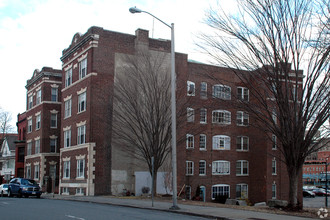 The Courtyard in Worcester, MA - Building Photo - Building Photo