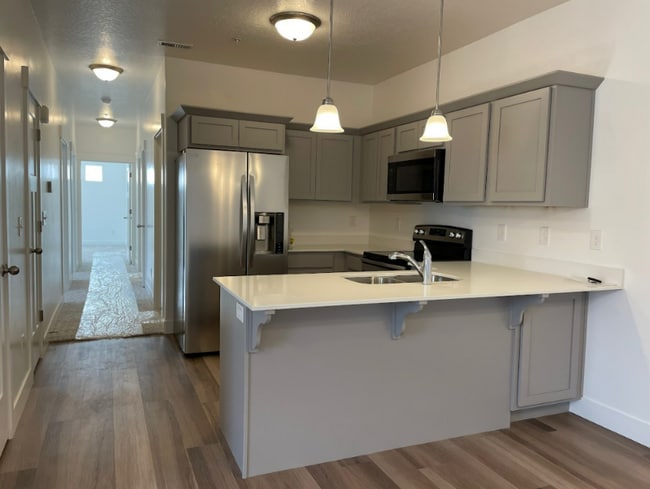 3919 W 1530 N in Lehi, UT - Foto de edificio - Building Photo