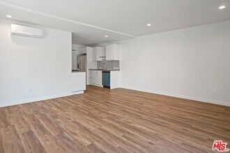 1166 Cochran Ave in Los Angeles, CA - Building Photo - Building Photo