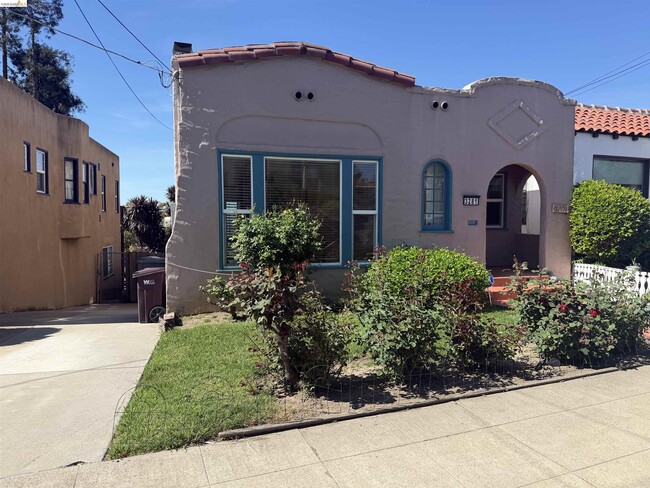 property at 3281 Madera Ave