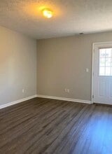 (ACH F) 539 South Old Sevierville Pike in Seymour, TN - Building Photo - Interior Photo