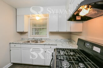 3157 Oak Forest Dr in Jackson, MS - Building Photo - Building Photo