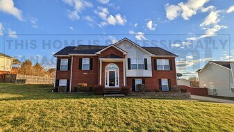 2780 Cascade Dr in Clarksville, TN - Building Photo