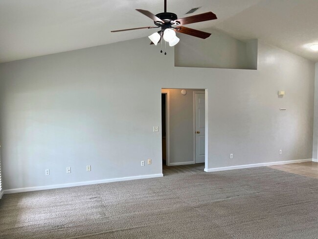 218 Royal Palms Ave in Kingsland, GA - Building Photo - Building Photo