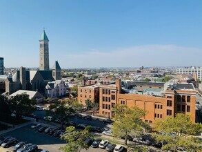 225 Saint Pauls Ave, Unit 6J in Jersey City, NJ - Building Photo - Building Photo