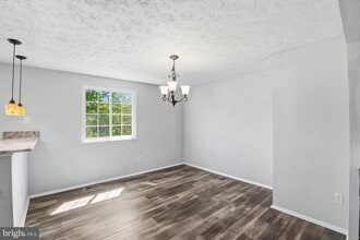 4626 Brentleigh Ct in Annandale, VA - Foto de edificio - Building Photo