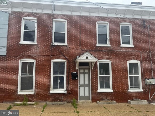property at 1317 W 3rd St