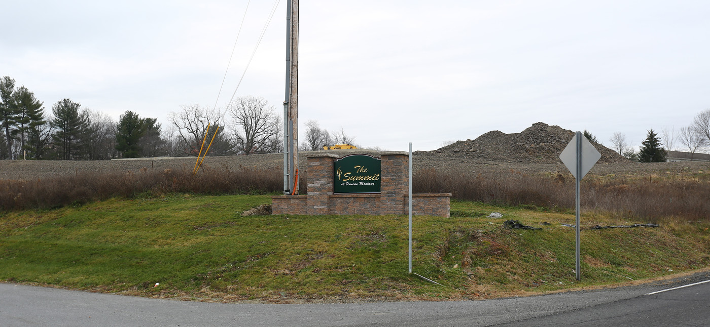 The Summit in Brunswick, NY - Building Photo