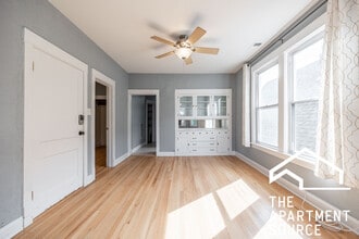3927 N Whipple St, Unit 2 in Chicago, IL - Building Photo - Building Photo