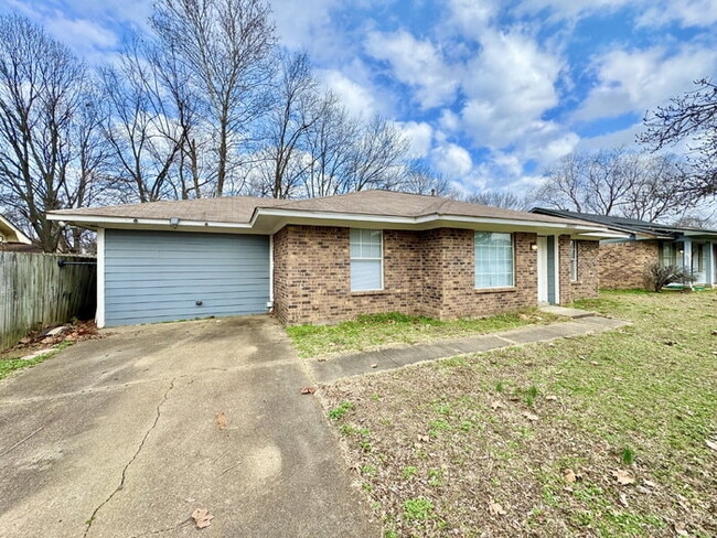 3600 Pembrook Dr in Horn Lake, MS - Building Photo - Building Photo