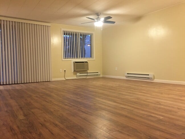 property at 7 Padanaram Rd