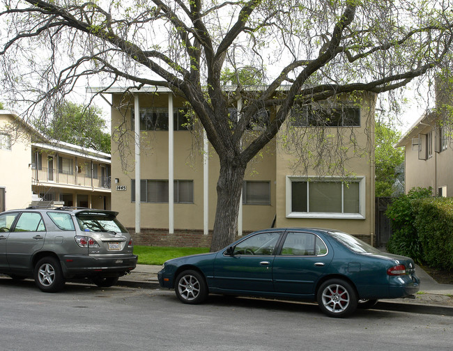 1445 Ebener St in Redwood City, CA - Foto de edificio - Building Photo