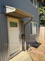 4105 NE Killingsworth St in Portland, OR - Building Photo
