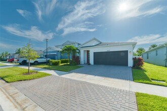 10669 SW Gloriana St in Port St. Lucie, FL - Building Photo - Building Photo