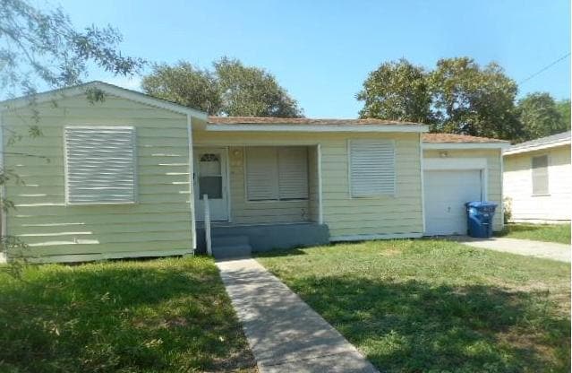 1617 Cambridge Dr in Corpus Christi, TX - Foto de edificio - Building Photo