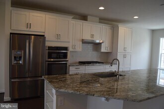 19972 Abram Ter in Ashburn, VA - Foto de edificio - Building Photo