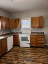 822 W Crawford St in Salina, KS - Building Photo - Building Photo