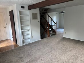 4542 Treeview Ct in Batavia, OH - Foto de edificio - Building Photo