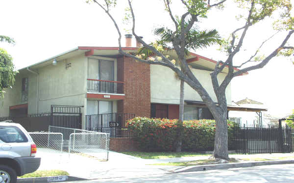 310 S Eucalyptus Ave in Inglewood, CA - Foto de edificio