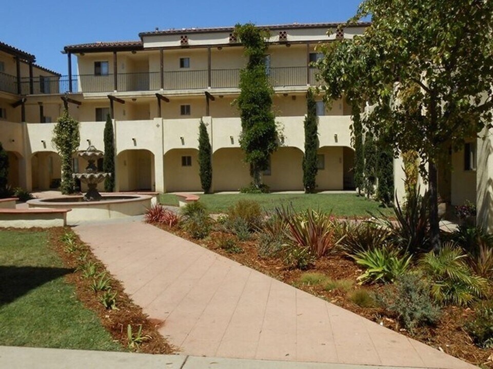 740 Olivera St in Guadalupe, CA - Building Photo
