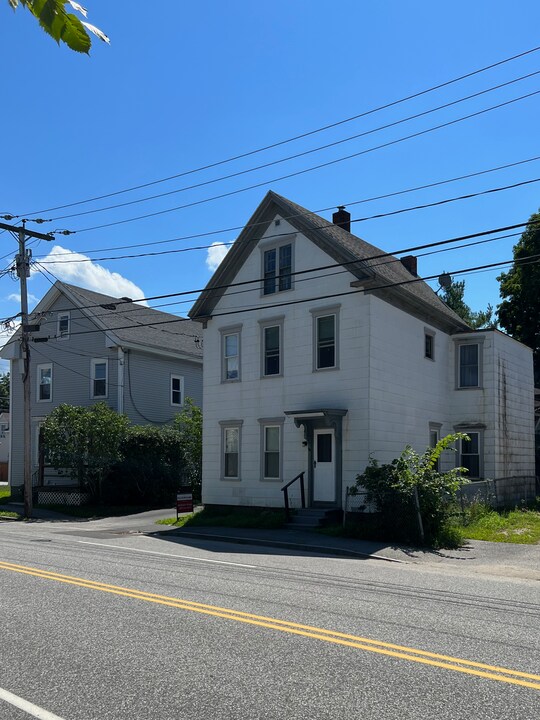 86 Hampshire St, Unit 1 in Auburn, ME - Foto de edificio