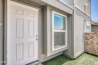 630 White Cliffs Dr in El Paso, TX - Building Photo - Building Photo