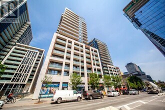 460 Adelaide St E in Toronto, ON - Building Photo - Building Photo