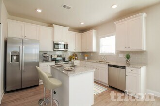 128 Halesworth Rd in Mooresville, NC - Foto de edificio - Building Photo