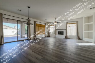 2126 E Fawn Dr in Phoenix, AZ - Foto de edificio - Building Photo