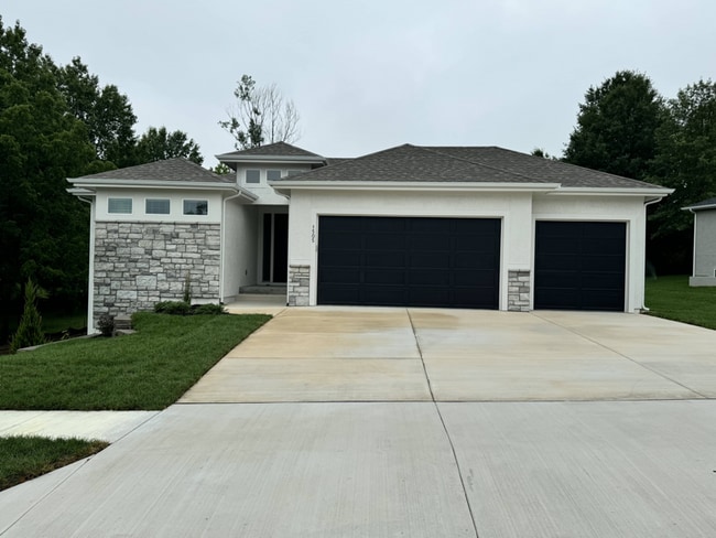 property at 1505 SW Heartwood Dr