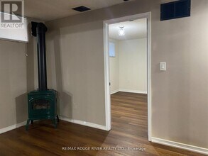 35 Meekings Dr in Ajax, ON - Building Photo - Building Photo