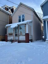 719 Crescent Ave in Ellwood City, PA - Building Photo