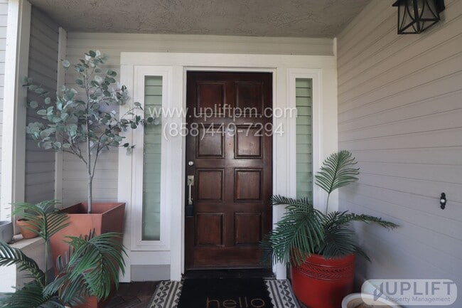 2014 Arborwood Pl in Escondido, CA - Building Photo - Building Photo
