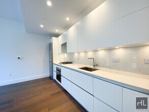 East 44th Street in New York, NY - Building Photo - Building Photo
