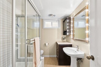 23829 74th Ave W in Edmonds, WA - Building Photo - Building Photo
