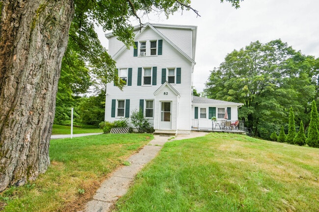82 Spindle Hill Rd in Wolcott, CT - Building Photo - Building Photo
