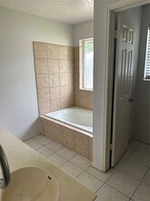 10510 Clear Cove Ln in Houston, TX - Building Photo - Building Photo