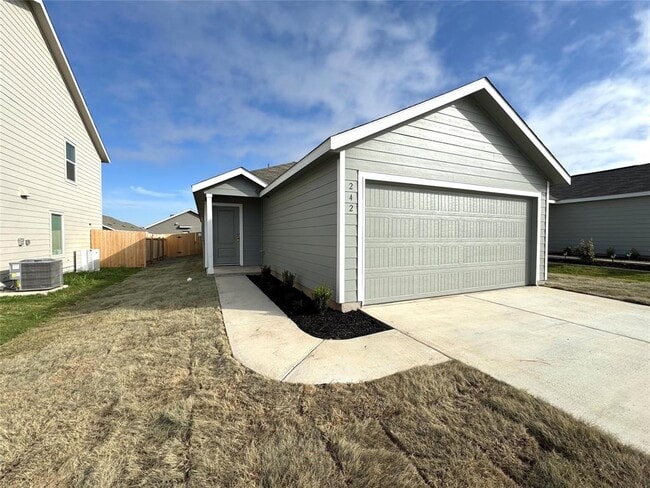 242 Kings Row Ln in Jarrell, TX - Building Photo - Building Photo