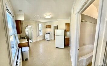 136 Maple Ave in New City, NY - Building Photo - Building Photo